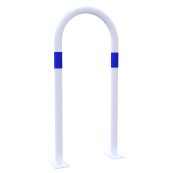Barrier bracket | as e-charging station protection | to be fixed by plugs, | total width: 460mm, total height: 1000mm | hot-dip galvanized and white powder-coated with 3 blue reflective strips foil type RA1/A